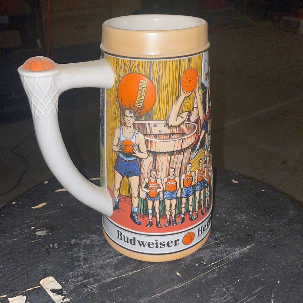 1991 CS134 BUDWEISER HISTORY OF BASKETBALL 7½" Stein